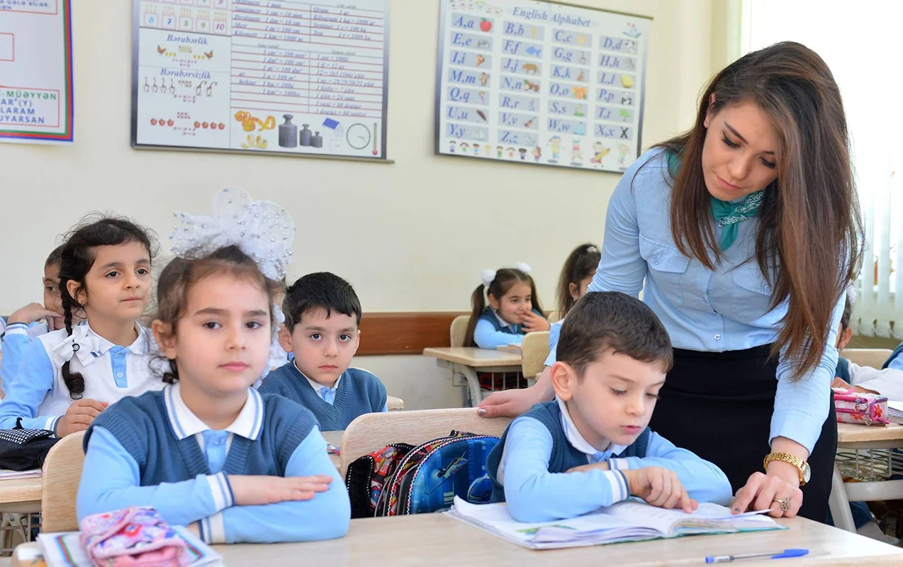 Azerbaijan to regulate dress code for teachers in legislation