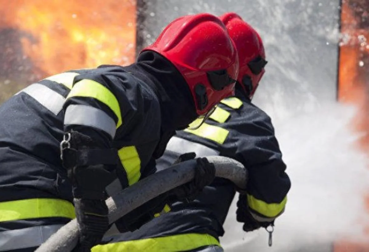 Fire breaks out in garage in Baku's Nardaran settlement