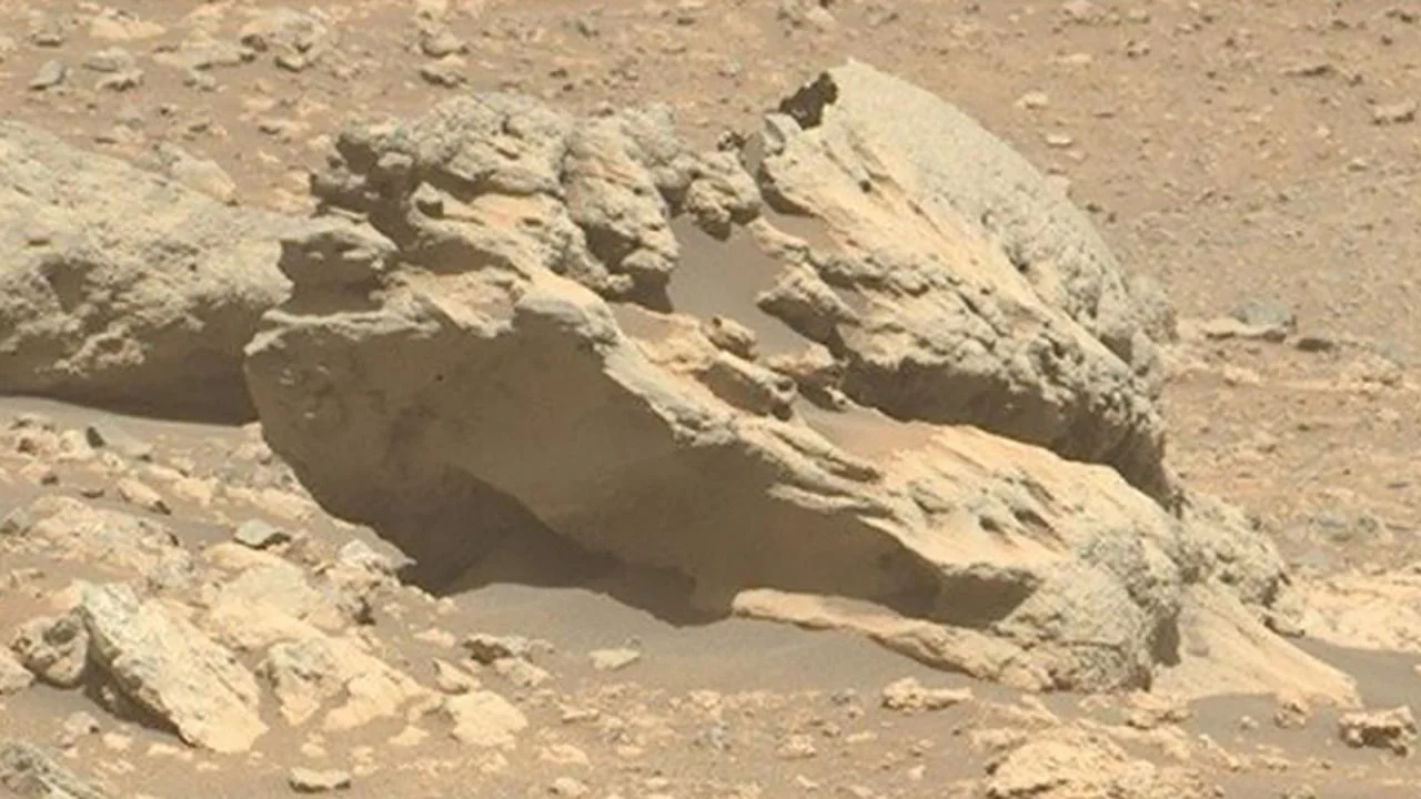 NASA Marsda gözlənilməz kəşf etdi: Qırmızı planetdə qiymətli mineral tapıldı