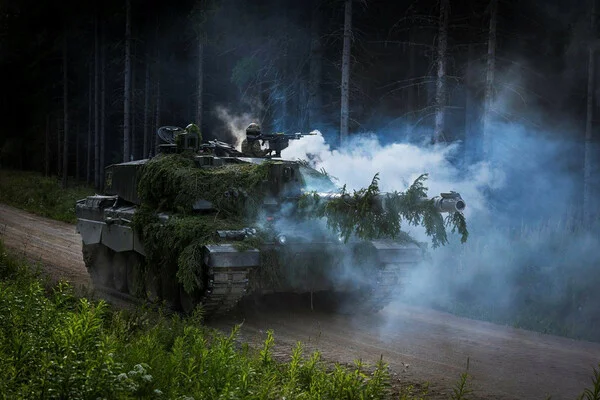 NATO Rusiya sərhədinə "Challenger 2" tankları yerləşdirdi