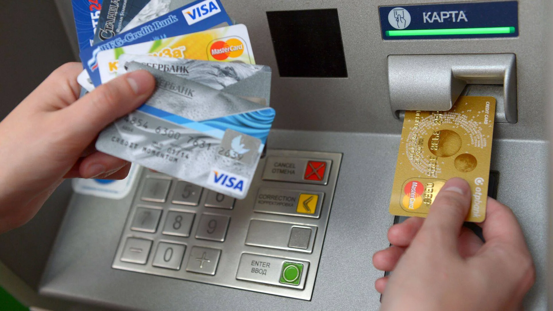 Oğurladığı bank kartı ilə alış-veriş edən şəxs saxlanılıb