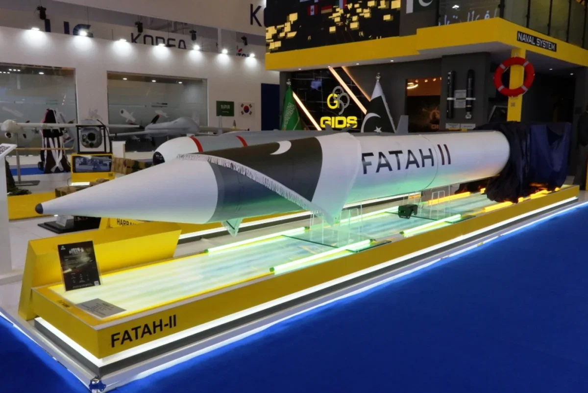Pakistan successfully tests Fatah-2 rocket system