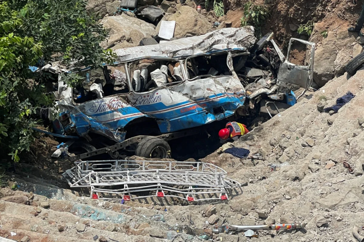 Passenger bus crash in Pakistan leaves 40 dead