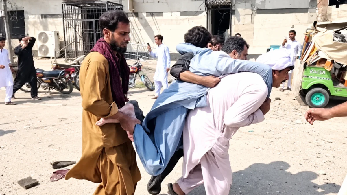 Pakistanın şimal-qərbində cümə namazı zamanı partlayış: 16 ölü