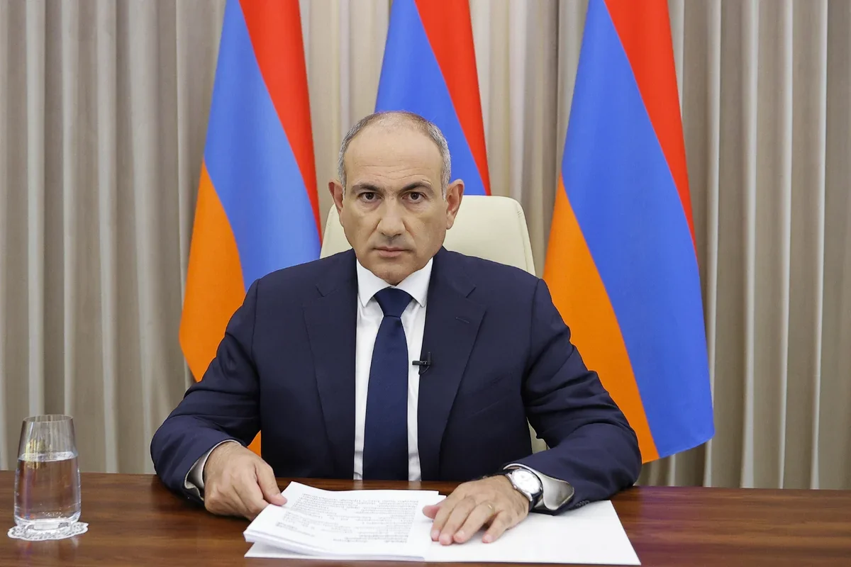 Paşinyan: Ermənistan Rusiya ilə sakit və əsəbsiz işləyəcək