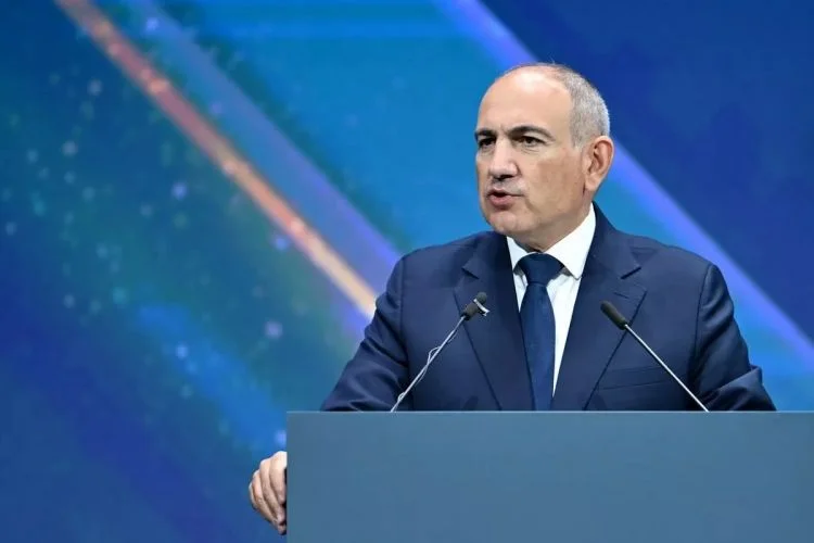 Paşinyan: İnternetin Azərbaycan üzərindən tranziti təhdid deyil