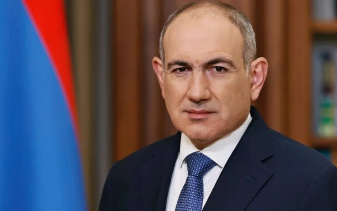 Paşinyan Rusiyaya səfərə yola düşdü