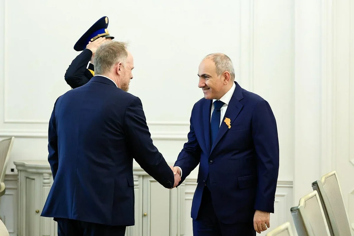 Paşinyan və Hamilton regional təhlükəsizlik məsələlərini müzakirə ediblər