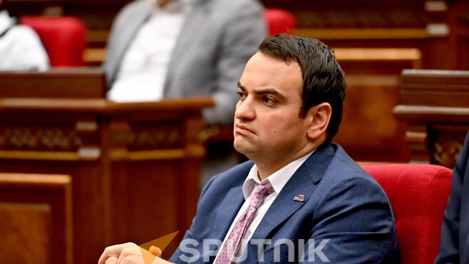 Paşinyanla Erməni Apostol Kilsəsi arasında qarşıdurma dərinləşir