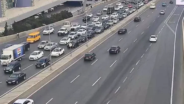 Traffic congestion reported on several roads in Baku