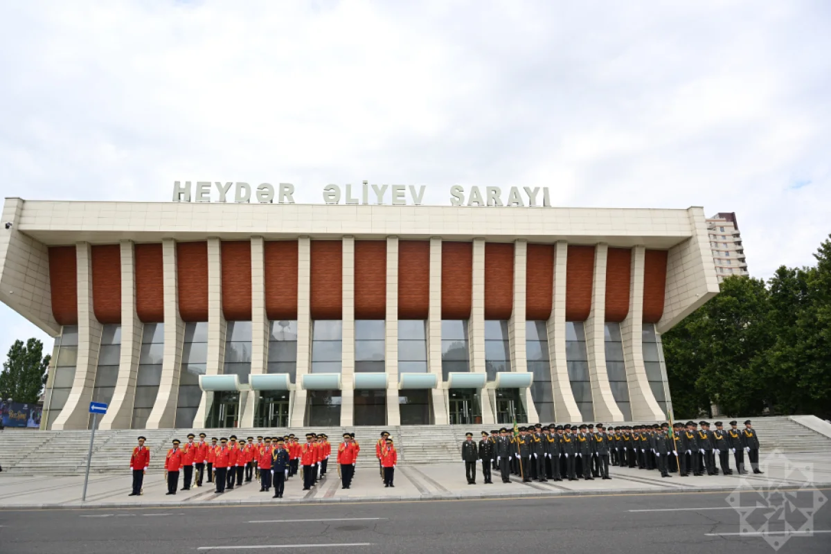 Bakıda Silahlı Qüvvələr Günündə hərbçilərin yürüşü keçirilib - YENİLƏNİB
