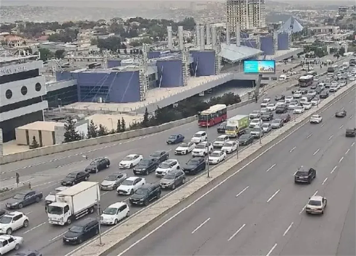 Traffic congestion reported on several roads in Baku