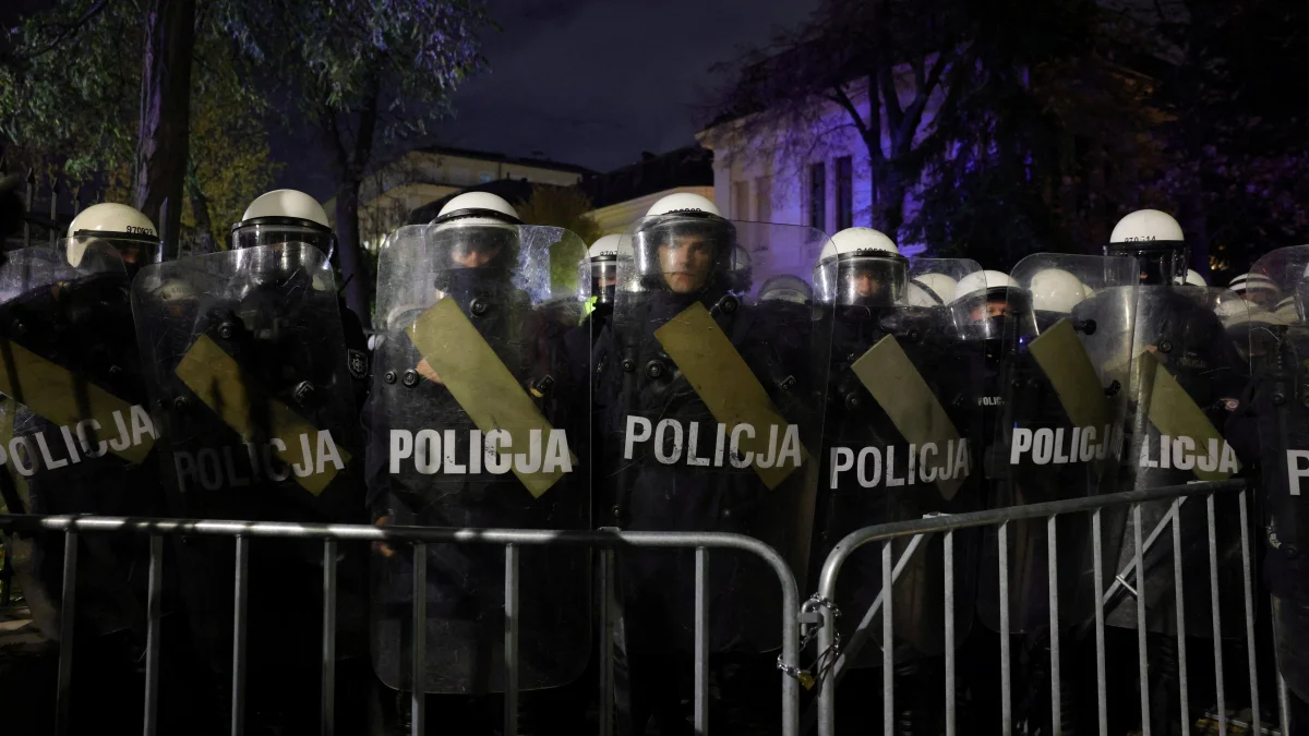Polish Constitutional Tribunal standoff prompts police deployment