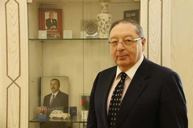 Prezident Cəmil Əliyevi "İstiqlal" ordeni ilə təltif etdi