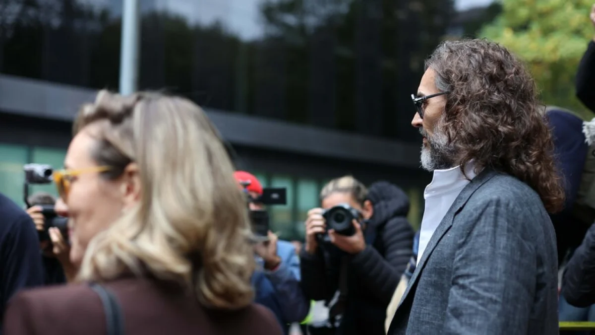 Prosecutors describe Russell Brand as ‘sexual predator’ as trial begins