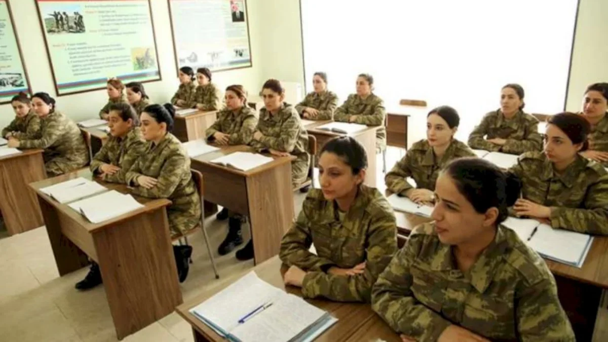 Qadın hərbçilər üçün MAXE müddəti 6 ay oldu