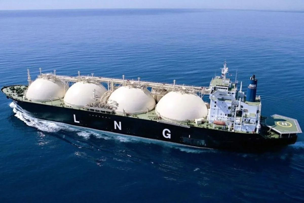 Qətər LNG gəmisi Hörmüz boğazından keçdi