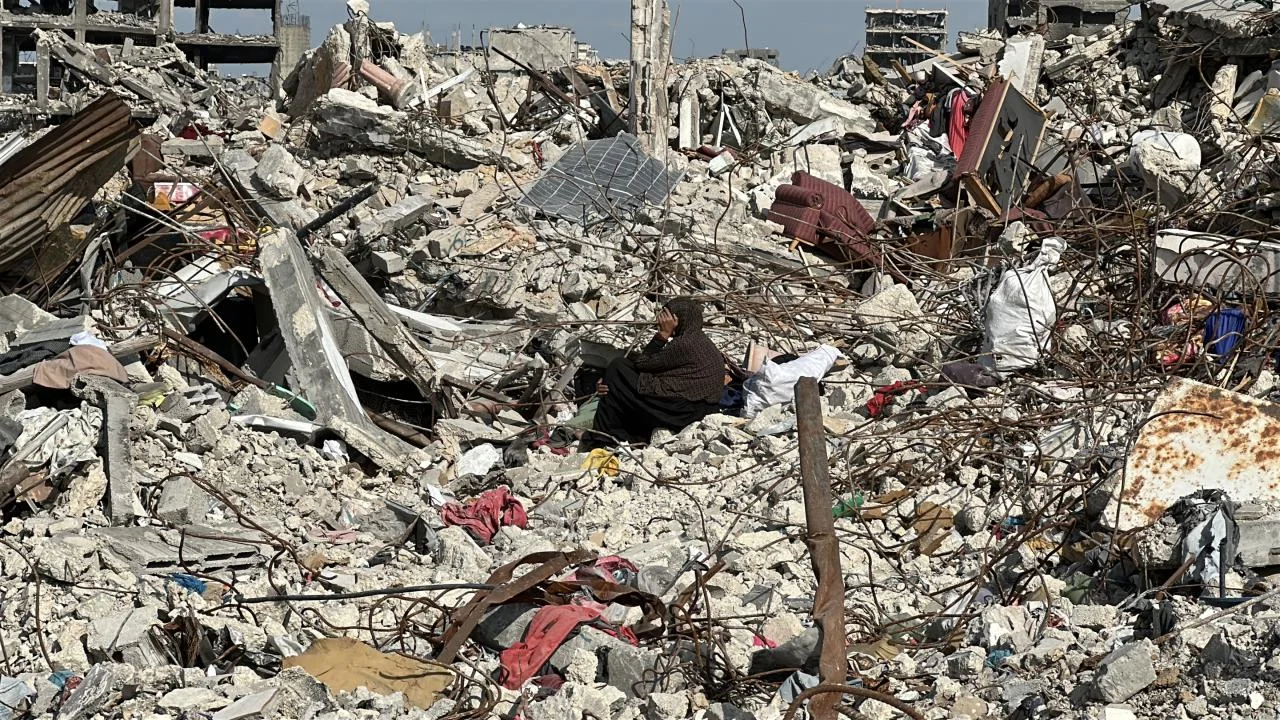 Over 1,000 bodies remain under rubble in Gaza, officials report