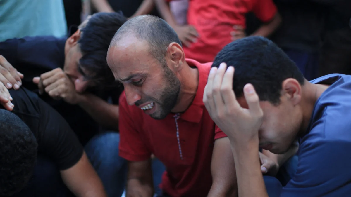 Qəzzada sığınacağa çevrilən kafeyə zərbə – 6 ölü, 14 yaralı