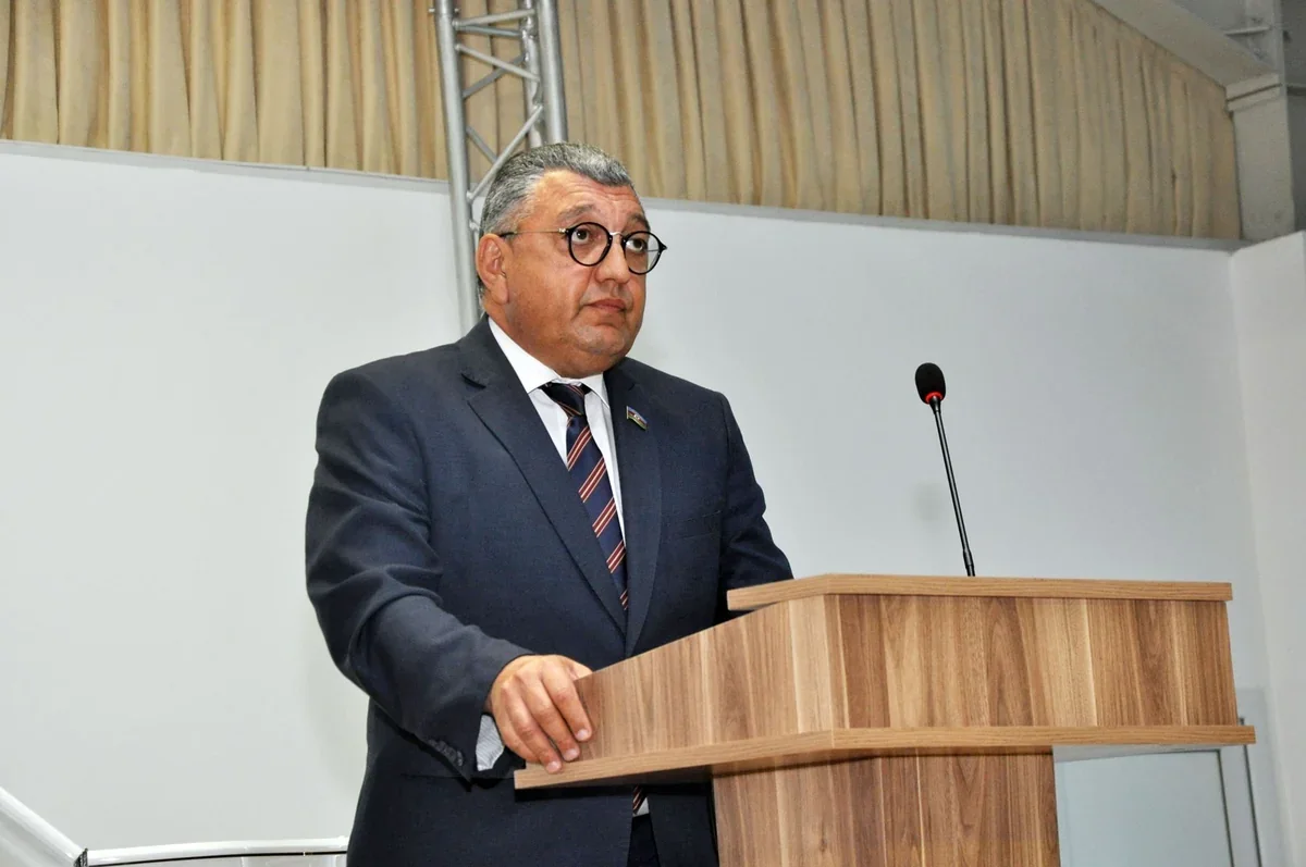 Rauf Əliyev təltif edildi