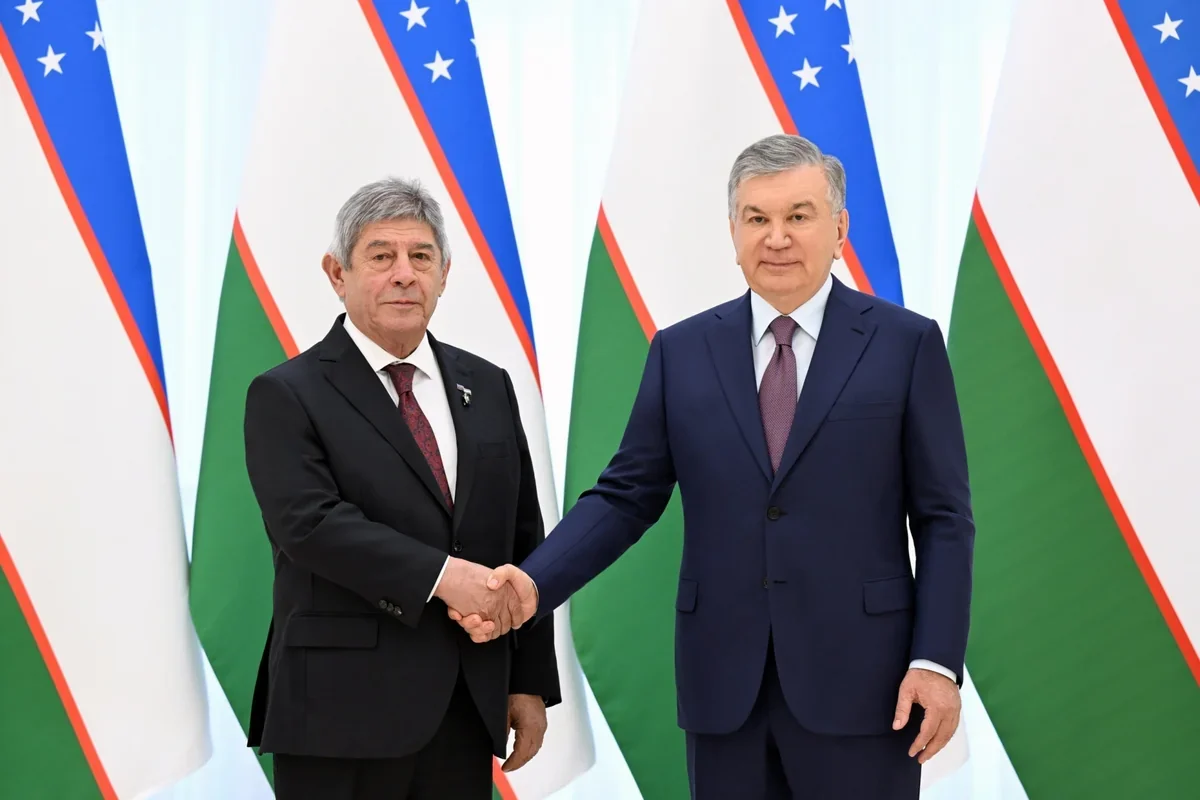 Uzbek President awards Azerbaijani ambassador with state order