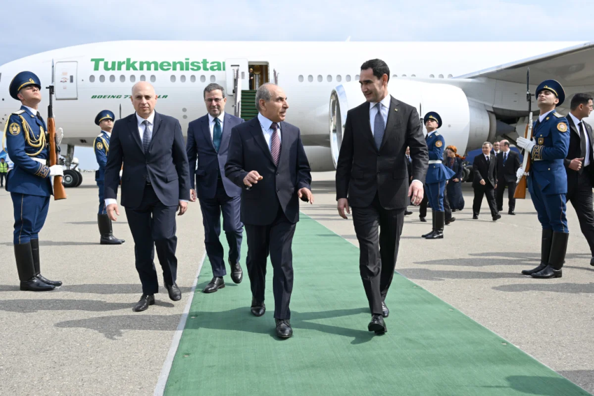 Sərdar Berdiməhəmmədov Azərbaycana səfərə gəlib