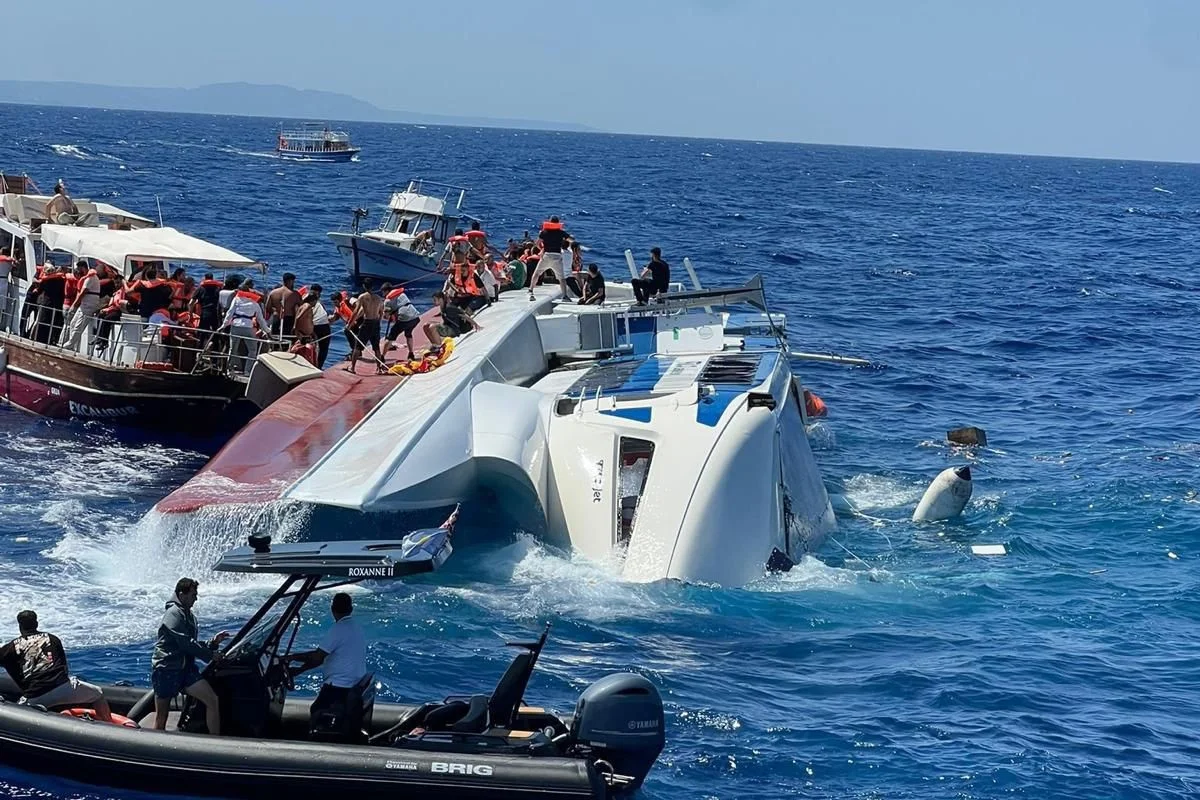 Şimali Kipr sahillərində gəmi batdı: 8 ölü, axtarışlar davam edir