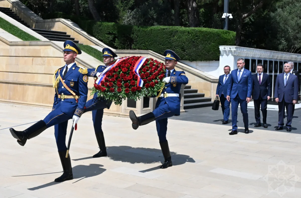 Slovak President Peter Pellegrini visits Alley of Martyrs in Baku