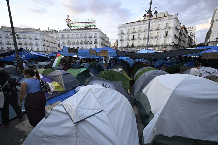 Spain housing protests continue as parliament prepares to vote