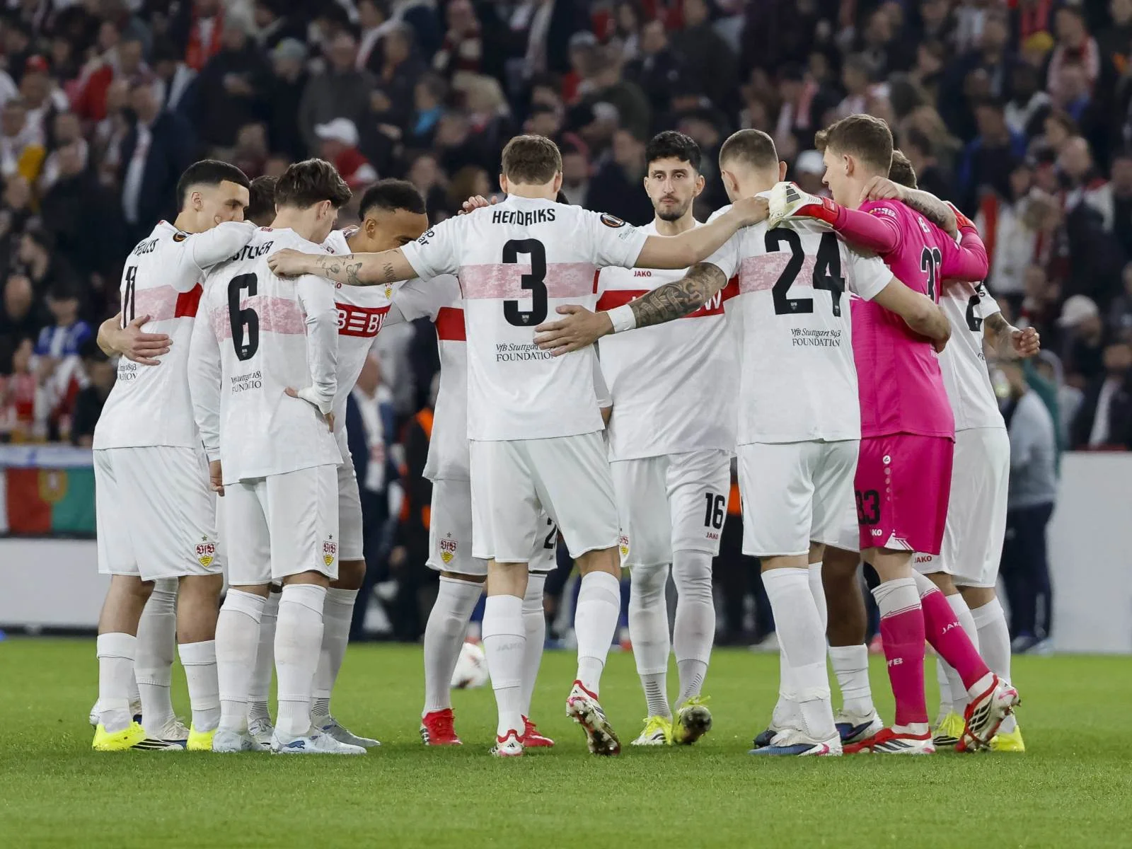 Stuttgart to sign Wolfsburg forward Dzenan Pejcinovic