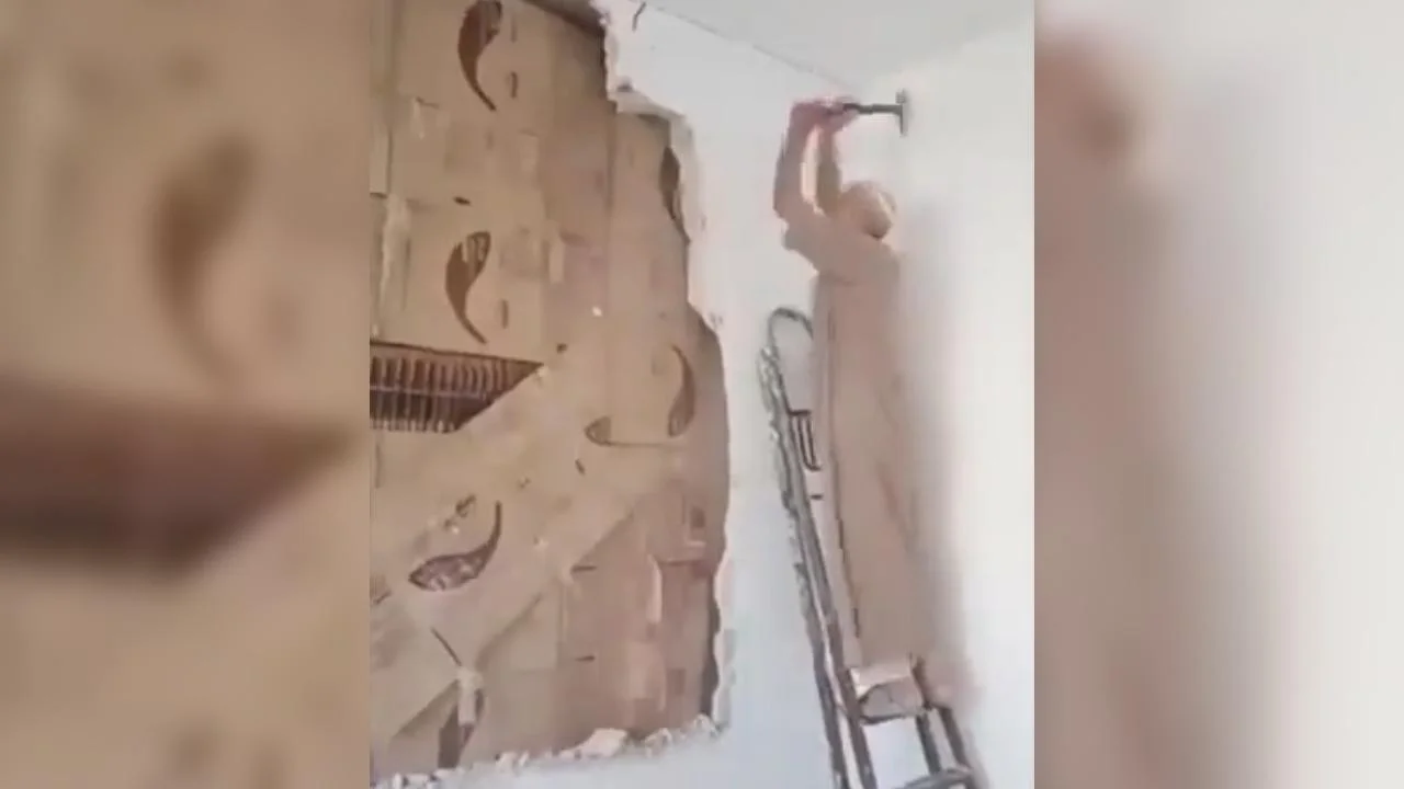 Suriyalı illər sonra divarın arxasında qoruduğu kitabxanasına qovuşdu