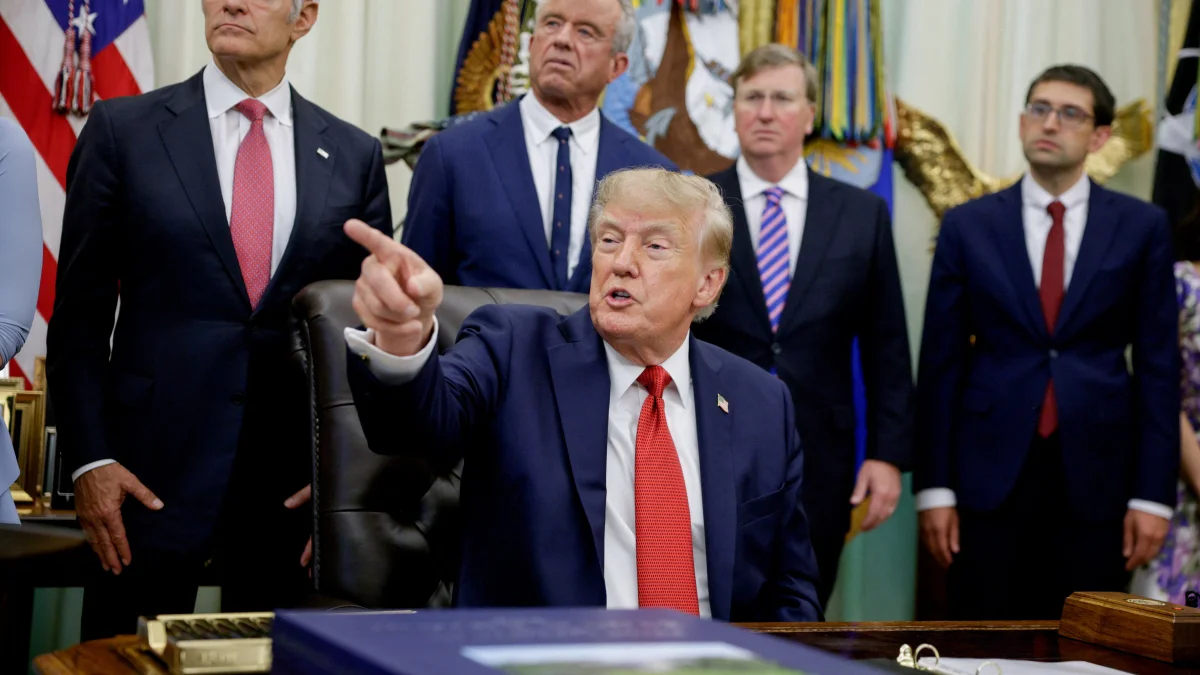 Tramp CNN, MS NOW və Politico-dan sonra yeni media qadağaları ilə hədələdi