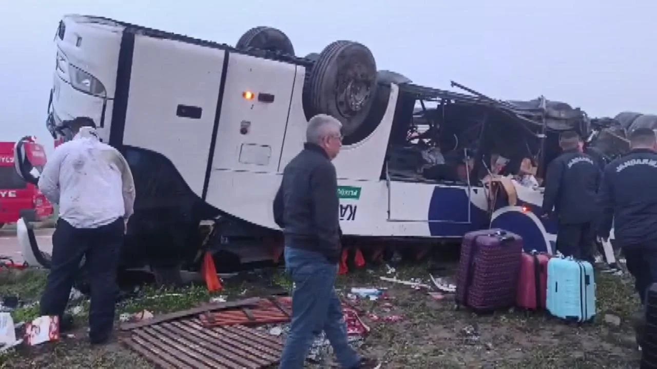 Türkiyədə sərnişin avtobusu aşdı: Ölən və yaralananlar var