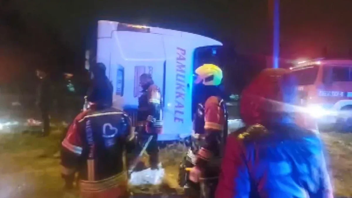 Türkiyədə sərnişin avtobusu aşdı, ölənlər və yaralılar var