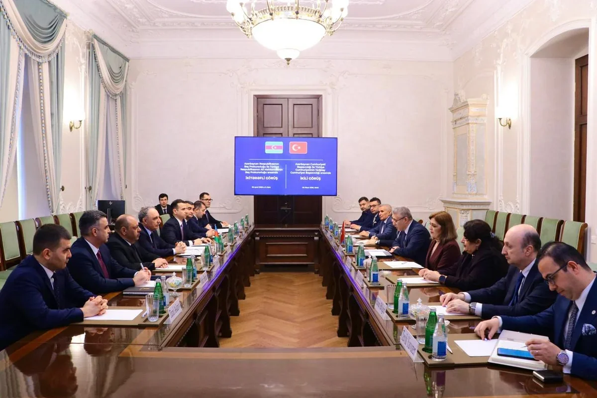 Türkiyənin Baş prokuroru Azərbaycanın yubiley medalı ilə təltif edildi