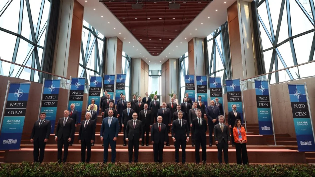 Türkiyənin yeni hərbi qərargahı NATO nazirlərinə təqdim edildi