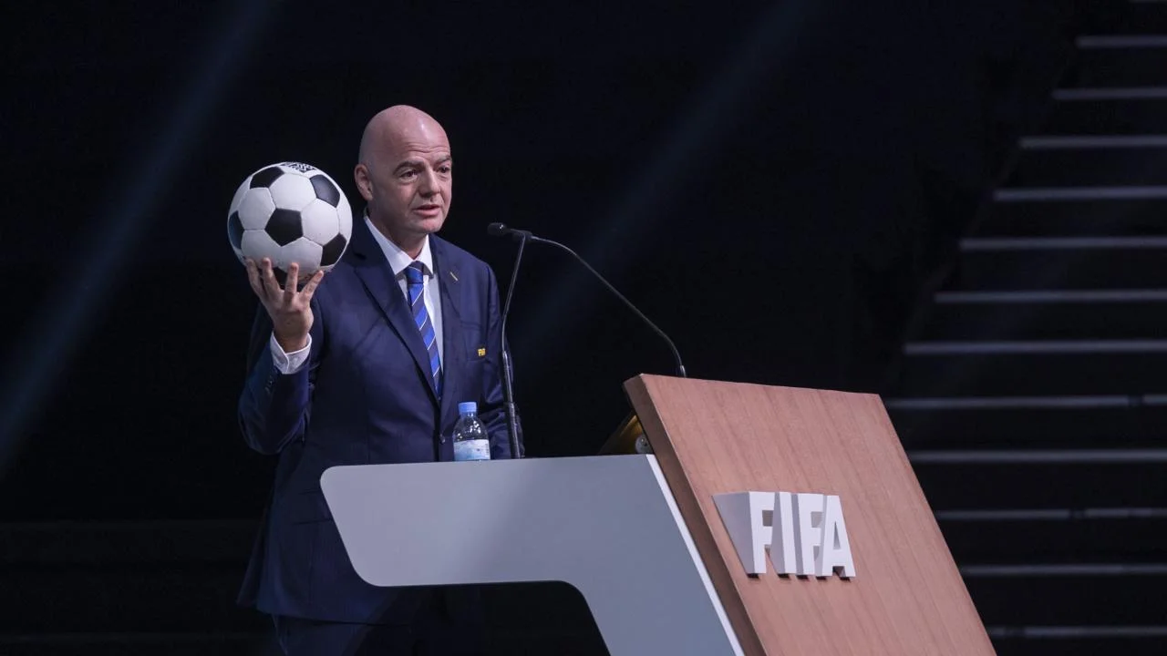 UEFA Canni İnfantinoya qarşı hüquqi mübarizəyə başlayır