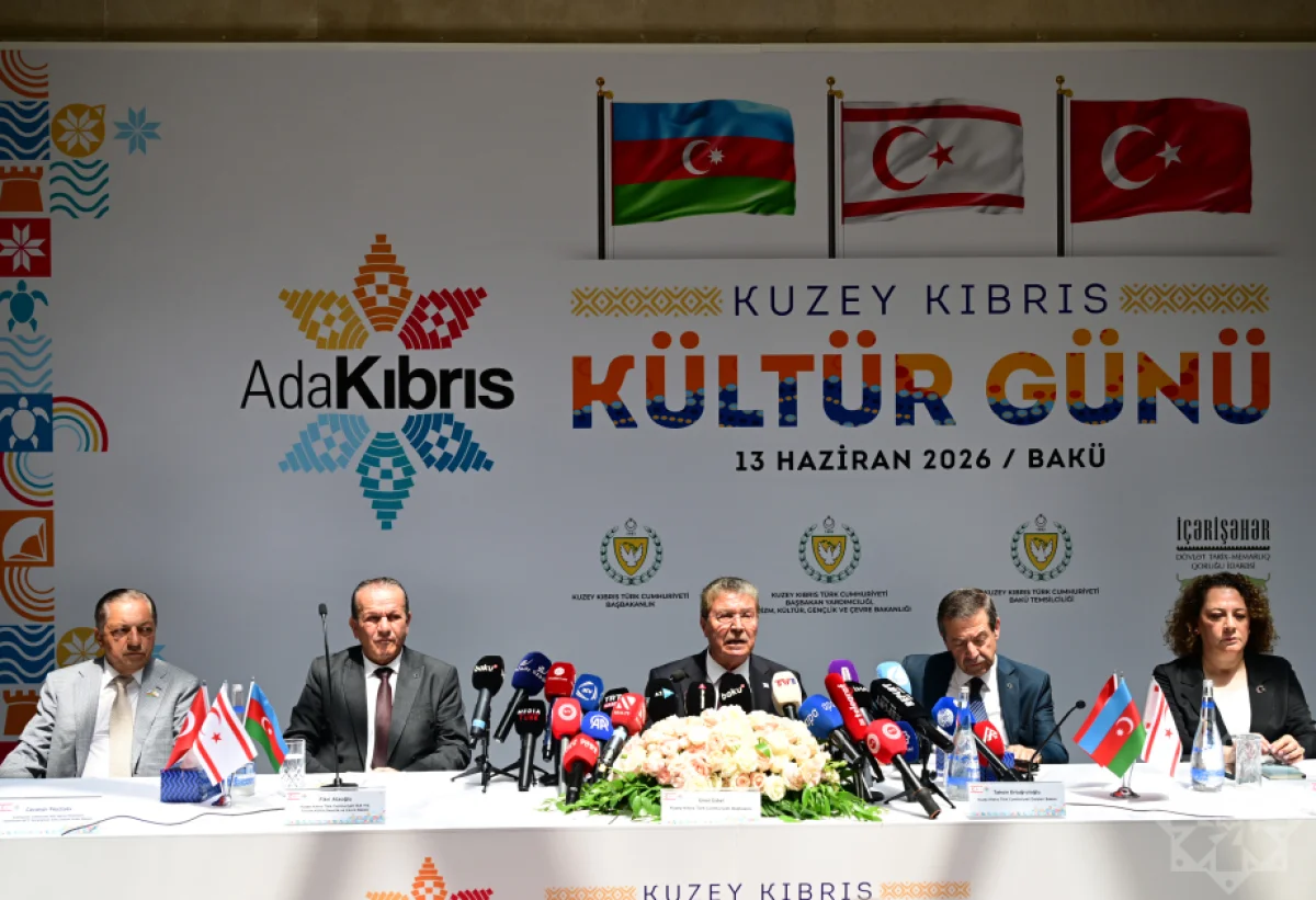 Ünal Üstel Bakıda: Mətbuat konfransı keçirildi