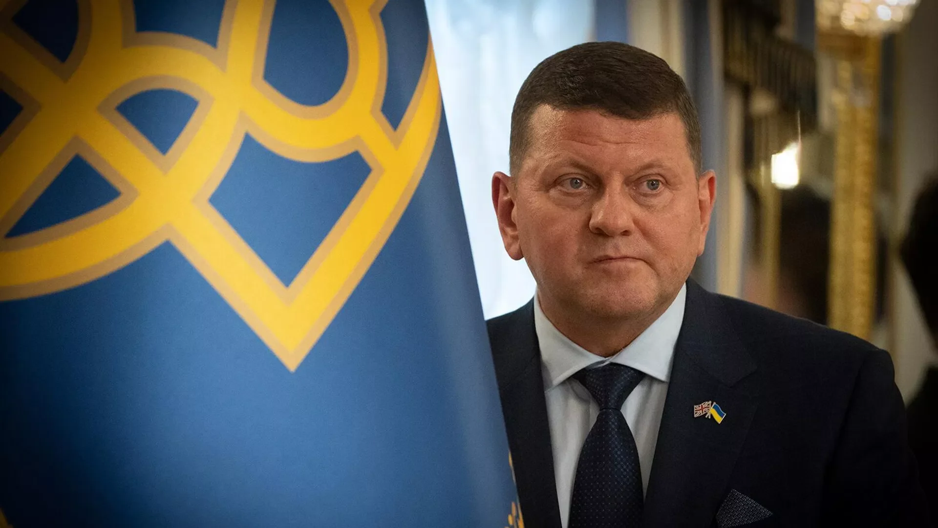 Valeri Zalujnı Zelenskiyə prezidentliyə namizəd olmaq istədiyini bildirib