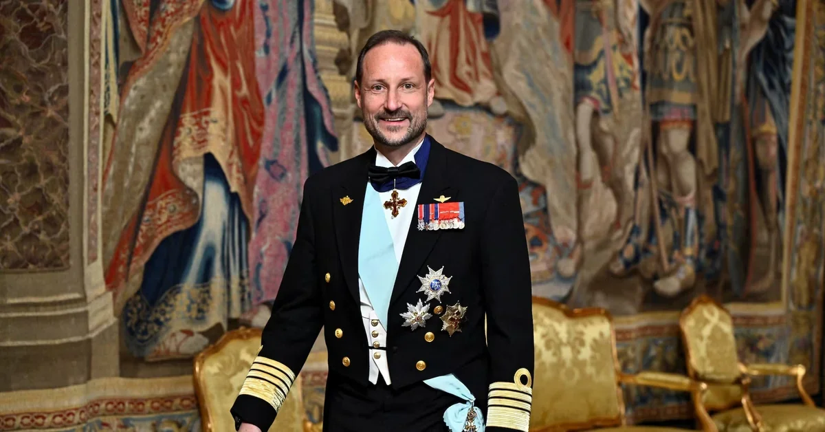 Vəliəhd şahzadə Hokon Norveçin yeni kralı elan edildi
