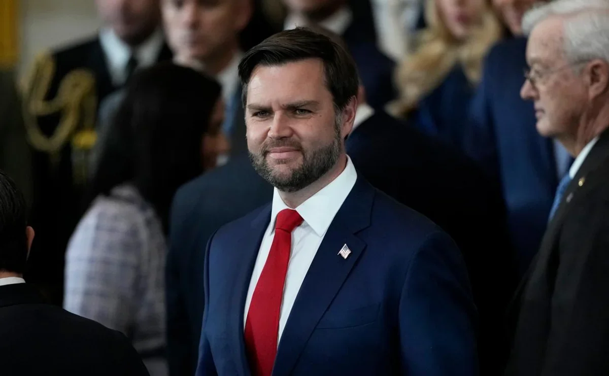 US agrees to ceasefire after Iran reopens Strait of Hormuz