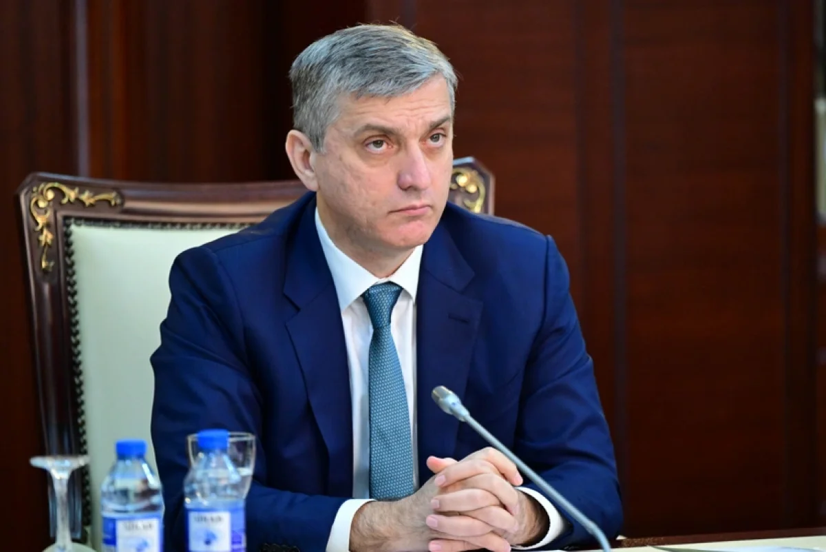 Vüqar Gülməmmədov Milli Məclisdə hesabat verir