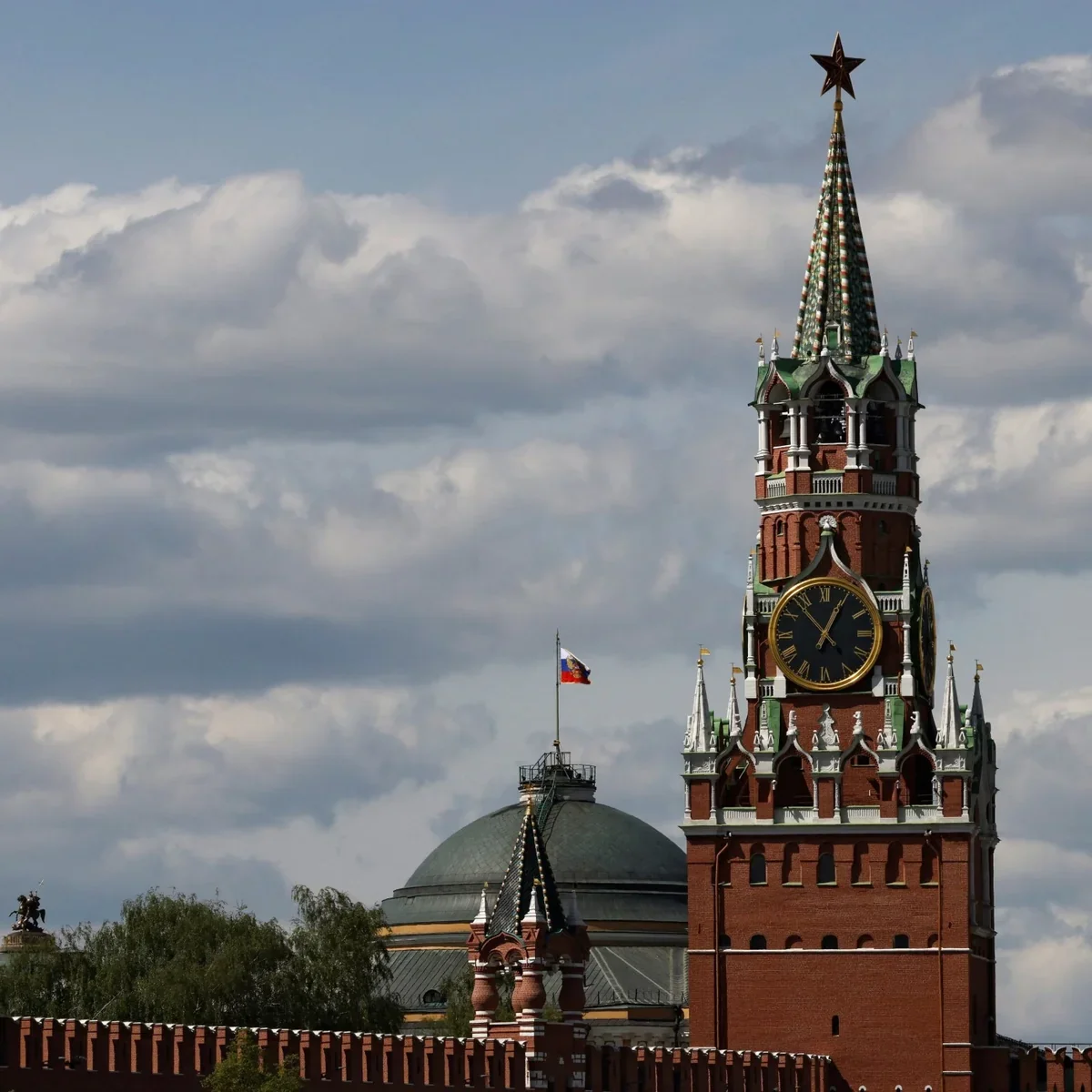 Xamenei Moskvada müalicə olunur? Kreml rəsmi açıqlama vermədi