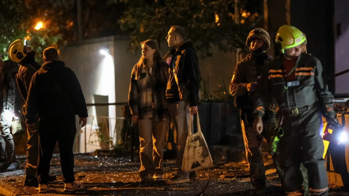 Xarkovda yaşayış binasına hava bombası düşüb: 15 yaralı