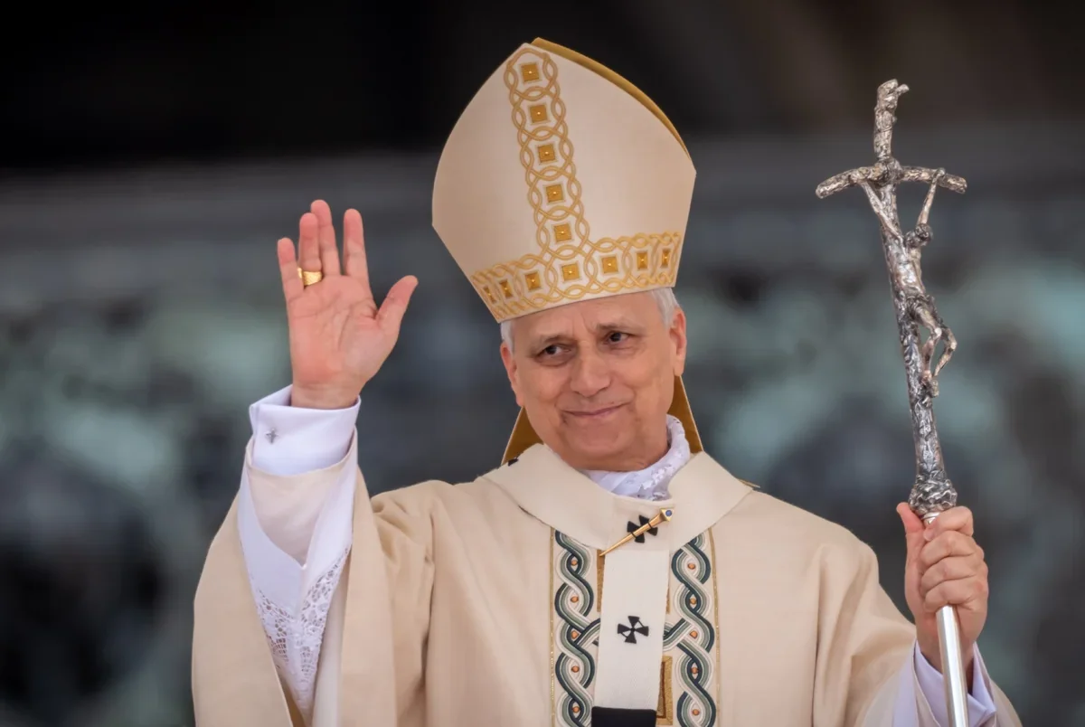 XIV Leo Donald Trampla polemikaya girməkdən imtina etdi