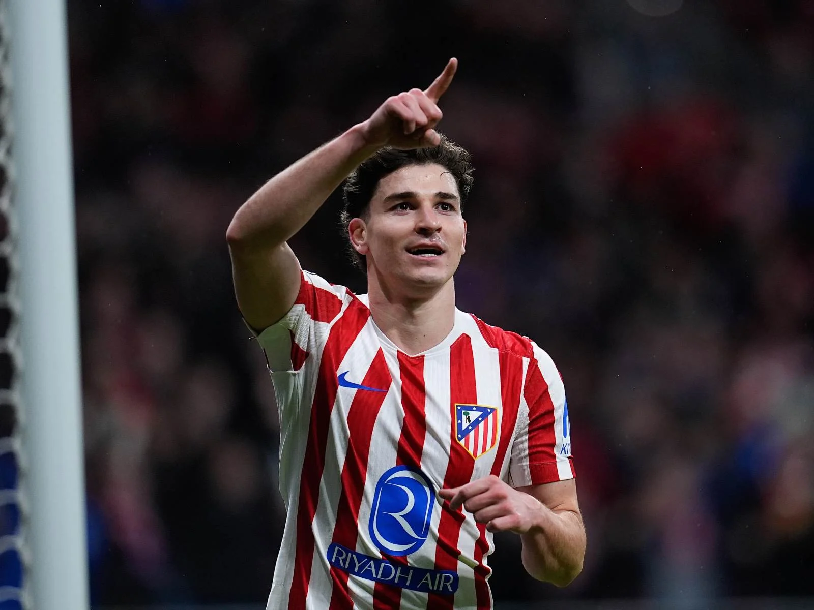 Xulian Alvaresin agenti onun "Barselona"ya keçidi üzərində işləyir