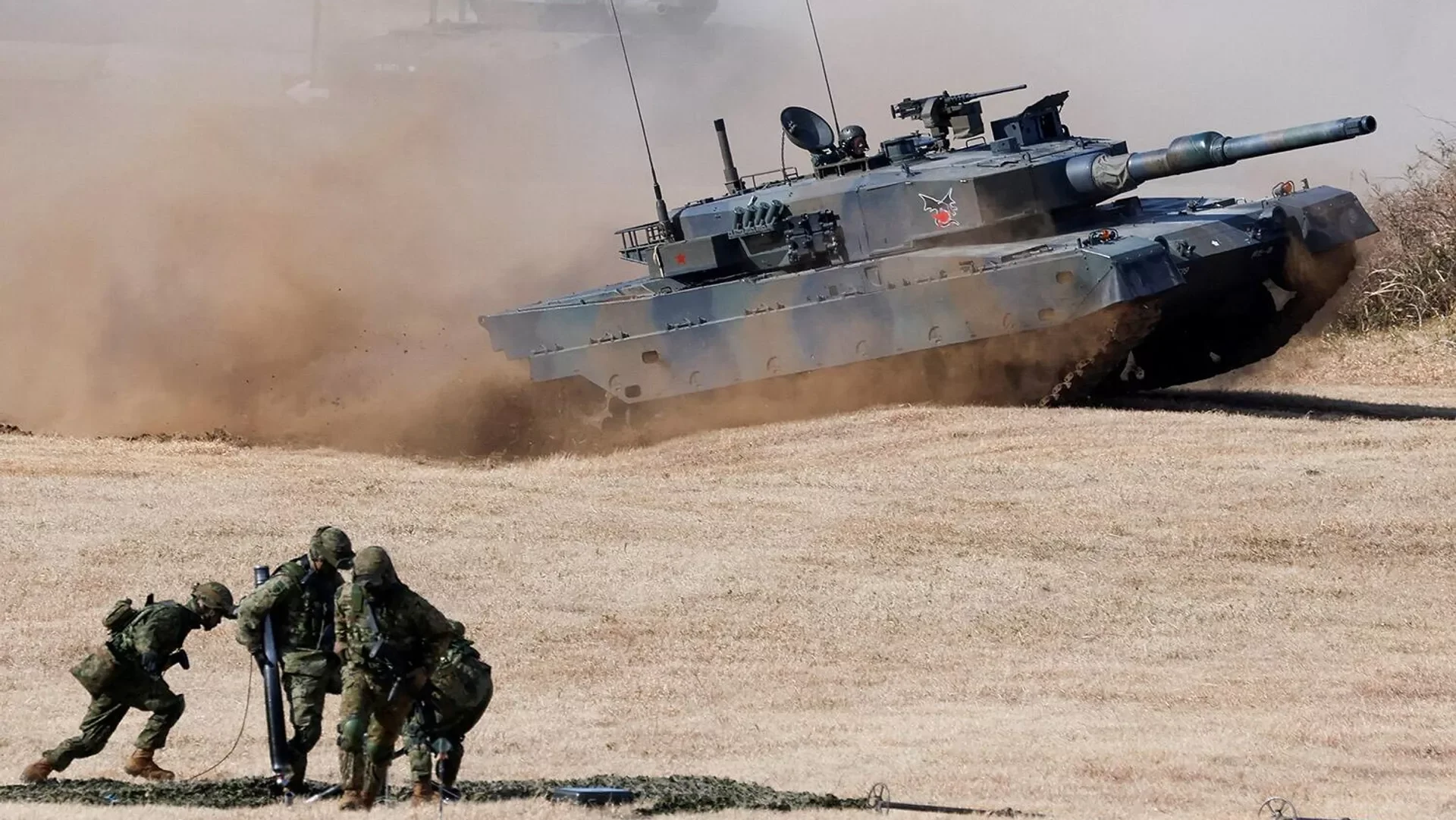 Yaponiyada tank partlayışı: 3 hərbçi həlak oldu, yaralı var