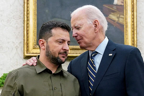 Zelenskyy recalls Biden's offer to evacuate Ukraine