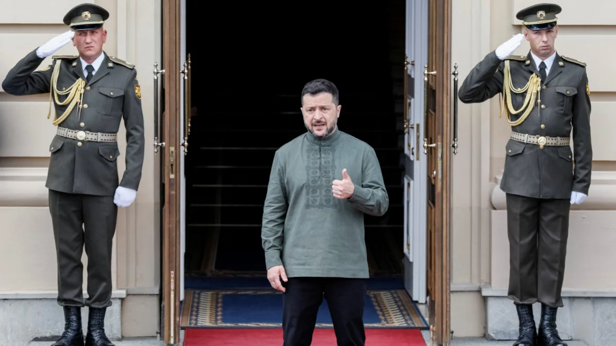 Zelenskidən Müstəqillik Günündə sərt mesaj: “Təslim olmayacağıq”